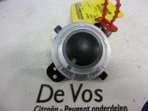 Używane Przelacznik Peugeot 4007 (VU/VV) 2.2 HDiF 16V Cena € 80,00 Procedura marży oferowane przez De Vos Autodemontagebedrijf