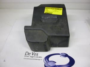 Używane Pojemnik na akumulator Citroen C3 Picasso (SH) 1.6 HDi 16V 90 Cena € 5,00 Procedura marży oferowane przez De Vos Autodemontagebedrijf