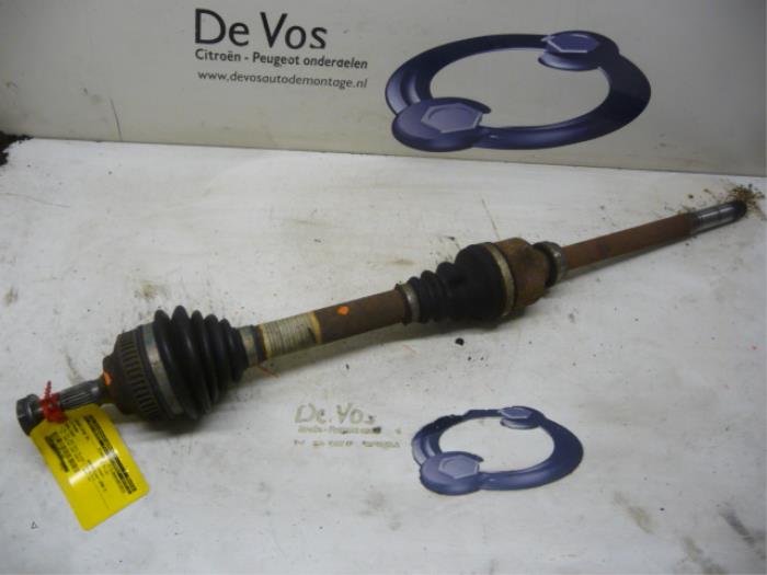 Front drive shaft, right from a Citroën Berlingo Multispace 1.6 Hdi 16V 75 2008