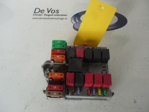 Usados Caja de fusibles Citroen Jumper (U5) 2.8 HDi Precio € 55,00 Norma de margen ofrecido por De Vos Autodemontagebedrijf
