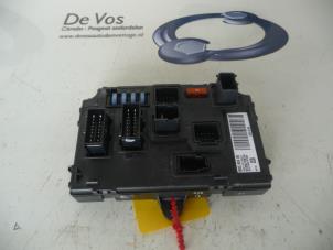 Używane Skrzynka bezpieczników Peugeot 407 SW (6E) 3.0 V6 24V VVT Cena € 70,00 Procedura marży oferowane przez De Vos Autodemontagebedrijf