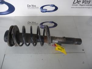 Used Front shock absorber rod, left Peugeot 206 (2A/C/H/J/S) 1.6 16V Price € 45,00 Margin scheme offered by De Vos Autodemontagebedrijf