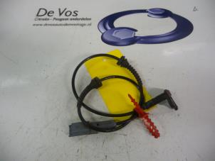 Usados Sensor ABS Peugeot 3008 I (0U/HU) 1.6 HDiF 16V Precio € 25,00 Norma de margen ofrecido por De Vos Onderdelen