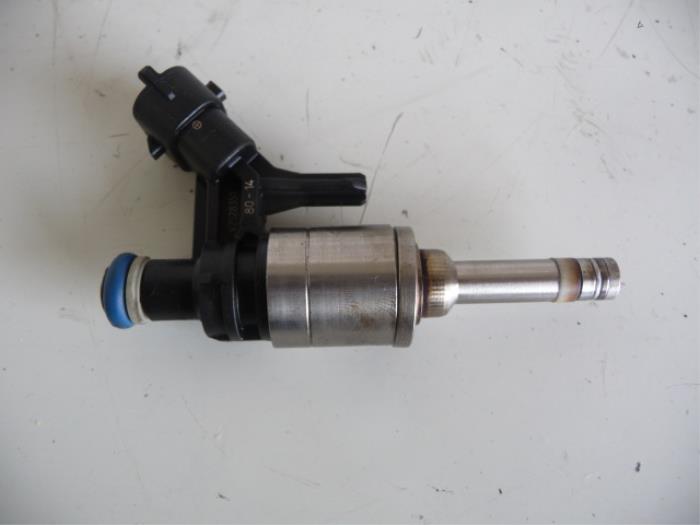 Injector (petrol injection) from a Peugeot 207 2007
