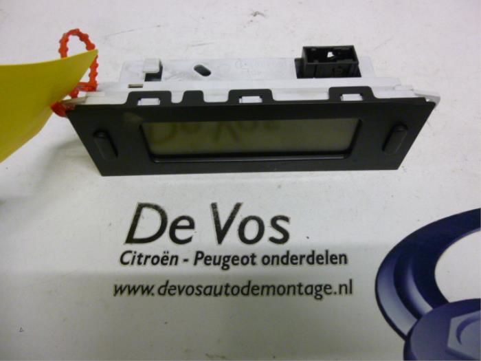Begagnade Innerdisplay Peugeot 807 2.2 16V Pris € 80,00 Marginaltabell erbjuds av De Vos Onderdelen
