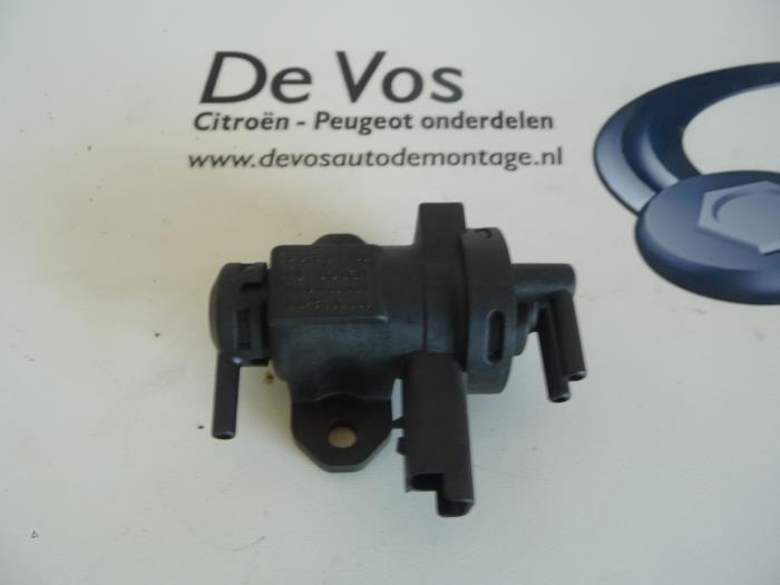 Vacuum valve from a Citroen C8 2004
