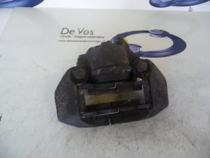 Used Front brake calliper, left Peugeot 205 II (20A/C) 1.6 XS,XT,GT Autom. Price € 55,00 Margin scheme offered by De Vos Autodemontagebedrijf