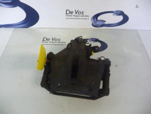 Used Front brake calliper, left Citroen C5 II Berline (RC) 3.0 V6 24V Price € 70,00 Margin scheme offered by De Vos Autodemontagebedrijf
