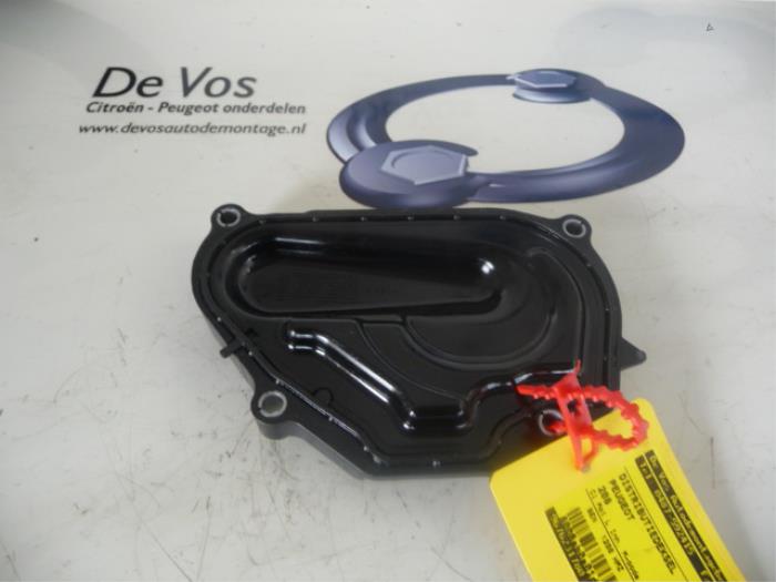 Usagé Couvercle de distribution Peugeot 208 I (CA/CC/CK/CL) 1.2 Vti 12V PureTech 82 Prix € 10,00 Règlement à la marge proposé par De Vos Onderdelen