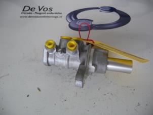 Used Master cylinder Citroen DS4 (NX) 1.6 e-HDi 16V 115 Price € 55,00 Margin scheme offered by De Vos Autodemontagebedrijf