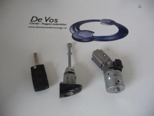 Used Set of cylinder locks (complete) Peugeot 3008 I (0U/HU) 1.6 HDiF 16V Price € 80,00 Margin scheme offered by De Vos Autodemontagebedrijf