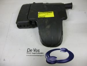 Używane Obudowa filtra powietrza Peugeot 107 1.0 12V Cena € 45,00 Procedura marży oferowane przez De Vos Autodemontagebedrijf
