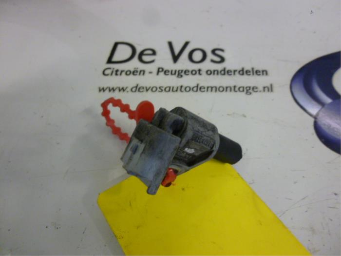 Begagnade Kamaxelsensor Peugeot 407 (6D) 2.0 HDiF 16V Pris € 15,00 Marginaltabell erbjuds av De Vos Onderdelen