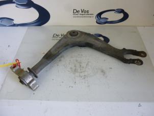 Used Front wishbone, right Peugeot 407 Price € 70,00 Margin scheme offered by De Vos Autodemontagebedrijf