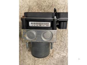 Pompe ABS d'un Peugeot 308 (4A/C) 1.6 HDi 2012