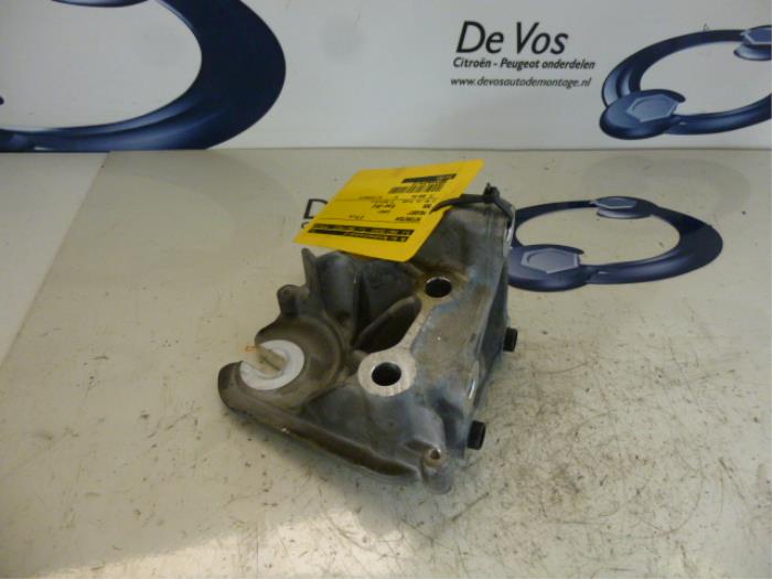 Used Engine mount Peugeot 508 Price € 45,00 Margin scheme offered by De Vos Onderdelen