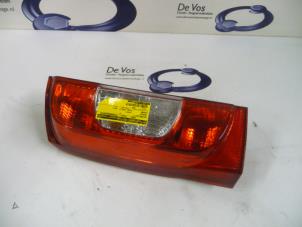 Gebrauchte Rücklicht links Peugeot Bipper (AA) 1.4 HDi Preis € 35,00 Margenregelung angeboten von De Vos Autodemontagebedrijf