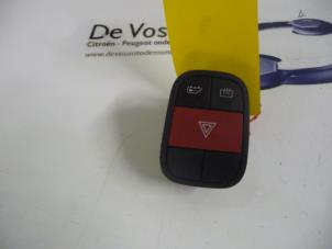Usagé Commutateur Peugeot Bipper (AA) 1.4 HDi Prix € 10,00 Règlement à la marge proposé par De Vos Autodemontagebedrijf
