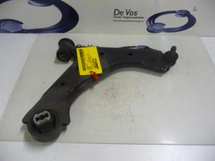 Usagé Bras de suspension avant droit Peugeot Bipper (AA) 1.4 HDi Prix € 55,00 Règlement à la marge proposé par De Vos Autodemontagebedrijf