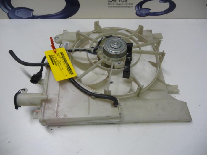 Cooling fan housing from a Citroën C1 1.0 12V 2013
