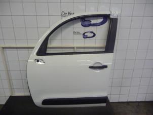 Używane Drzwi lewe przednie wersja 4-drzwiowa Citroen C3 Picasso (SH) 1.6 HDi 16V 90 Cena € 160,00 Procedura marży oferowane przez De Vos Autodemontagebedrijf