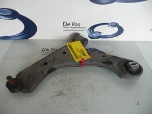 Usagé Bras de suspension avant gauche Peugeot Bipper (AA) 1.3 HDI Prix € 55,00 Règlement à la marge proposé par De Vos Autodemontagebedrijf