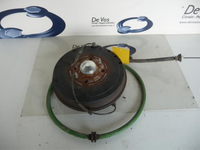 Rear brake drum from a Peugeot Bipper (AA) 1.3 HDI 2012