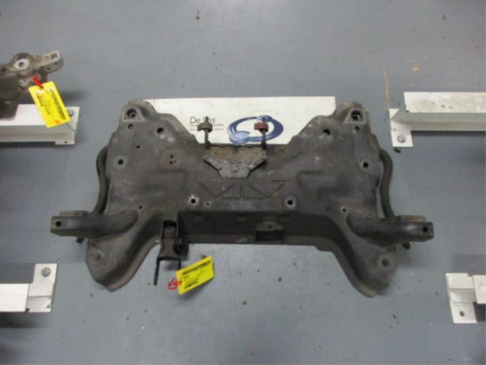 Used Subframe Peugeot 307 (3A/C/D) 2.0 HDi 110 FAP Price € 80,00 Margin scheme offered by De Vos Onderdelen