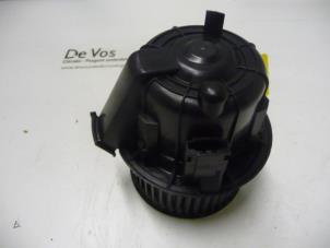 Używane Silnik wentylatora nagrzewnicy Citroen C3 (SC) 1.6 HDi 92 Cena € 55,00 Procedura marży oferowane przez De Vos Autodemontagebedrijf