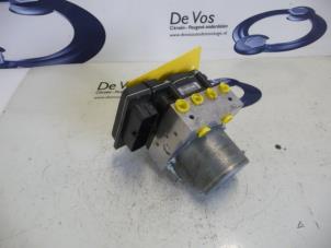 Gebrauchte ABS Pumpe Peugeot 407 Preis € 160,00 Margenregelung angeboten von De Vos Autodemontagebedrijf