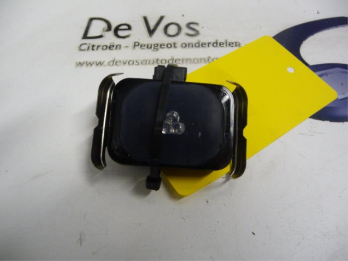 Begagnade Regnsensor Peugeot RCZ (4J) 1.6 16V THP Pris € 70,00 Marginaltabell erbjuds av De Vos Onderdelen