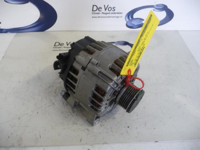 Usagé Dynamo Peugeot 308 CC (4B) 2.0 HDiF 16V GT Autom. Prix € 100,00 Règlement à la marge proposé par De Vos Onderdelen