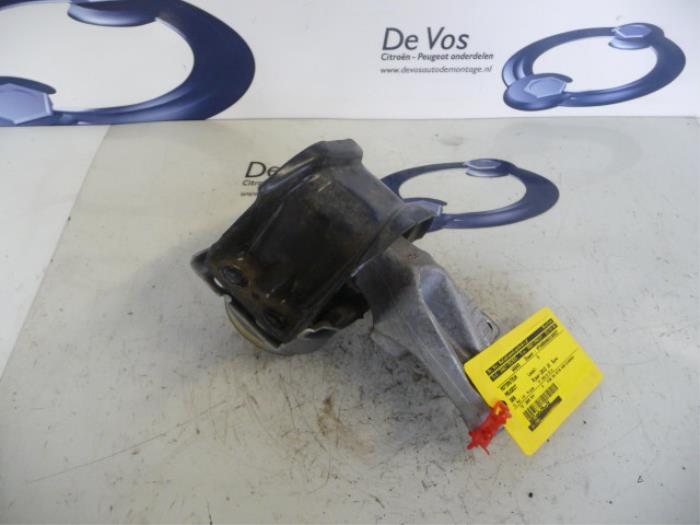 Used Engine mount Peugeot 308 CC (4B) 2.0 HDiF 16V GT Autom. Price € 55,00 Margin scheme offered by De Vos Onderdelen