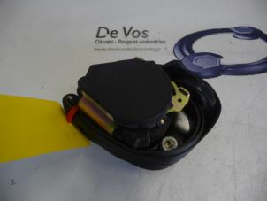 Used Seatbelt tensioner, left Peugeot 307 (3A/C/D) 1.6 HDi 16V Price € 70,00 Margin scheme offered by De Vos Autodemontagebedrijf