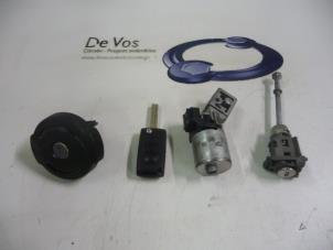 Używane Zestaw wkladek zamka (kompletny) Citroen C5 Cena € 80,00 Procedura marży oferowane przez De Vos Autodemontagebedrijf