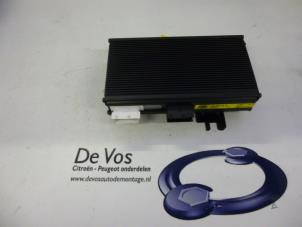 Usagé Amplificateur radio Citroen C5 II Break (RE) 2.0 16V Prix € 100,00 Règlement à la marge proposé par De Vos Autodemontagebedrijf