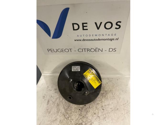 Usagé Assistant de freinage Peugeot 107 1.0 12V Prix € 55,00 Règlement à la marge proposé par De Vos Onderdelen