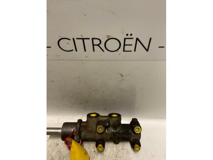 Used Master cylinder Citroen Jumper (23) 2.8 D Price € 70,00 Margin scheme offered by De Vos Onderdelen