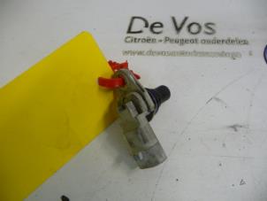 Gebrauchte Nockenwelle Sensor Peugeot Bipper Preis € 35,00 Margenregelung angeboten von De Vos Autodemontagebedrijf