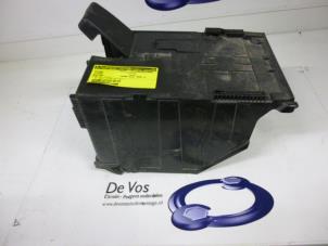 Usados Caja de batería Citroen Berlingo 1.6 Hdi 16V 90 Precio € 15,00 Norma de margen ofrecido por De Vos Autodemontagebedrijf