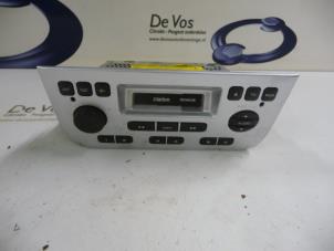 Usagé Radio/Cassette Peugeot 406 Coupé (8C) 2.2 HDI 16V FAP Prix € 80,00 Règlement à la marge proposé par De Vos Autodemontagebedrijf