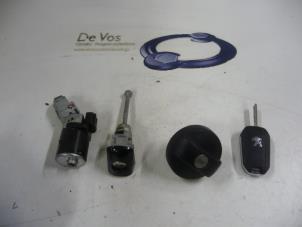 Used Set of cylinder locks (complete) Peugeot 208 Price € 80,00 Margin scheme offered by De Vos Autodemontagebedrijf