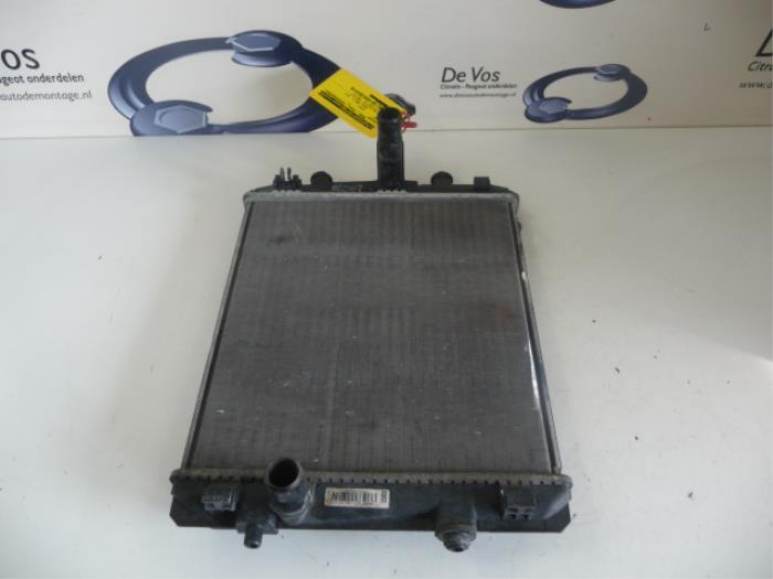 Usagé Radiateur Peugeot 107 1.0 12V Prix € 55,00 Règlement à la marge proposé par De Vos Onderdelen