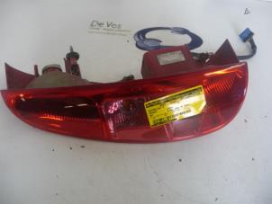 Used Taillight, right Peugeot 807 Price € 55,00 Margin scheme offered by De Vos Autodemontagebedrijf
