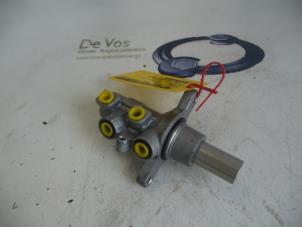 Używane Glówny cylinder hamulcowy Citroen C4 Picasso (3D/3E) 1.6 16V eTHP Cena € 45,00 Procedura marży oferowane przez De Vos Autodemontagebedrijf