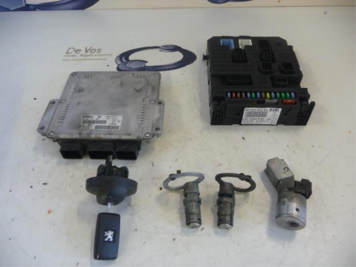 Used Engine management computer Peugeot 807 Price € 250,00 Margin scheme offered by De Vos Onderdelen