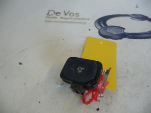 Usados Sensor de lluvia Citroen C5 Precio € 45,00 Norma de margen ofrecido por De Vos Autodemontagebedrijf