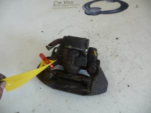 Used Rear brake calliper, right Peugeot 206 (2A/C/H/J/S) 1.6 16V Price € 55,00 Margin scheme offered by De Vos Autodemontagebedrijf