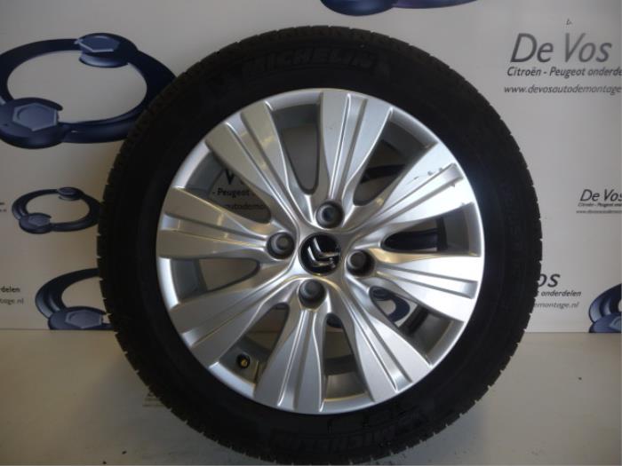 Wheel + tyre from a Citroen C3 Picasso 2014