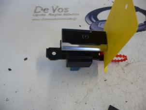Usagé Commutateur frein à main Citroen C4 Picasso (3D/3E) 1.6 e-HDi 115 Prix € 25,00 Règlement à la marge proposé par De Vos Autodemontagebedrijf